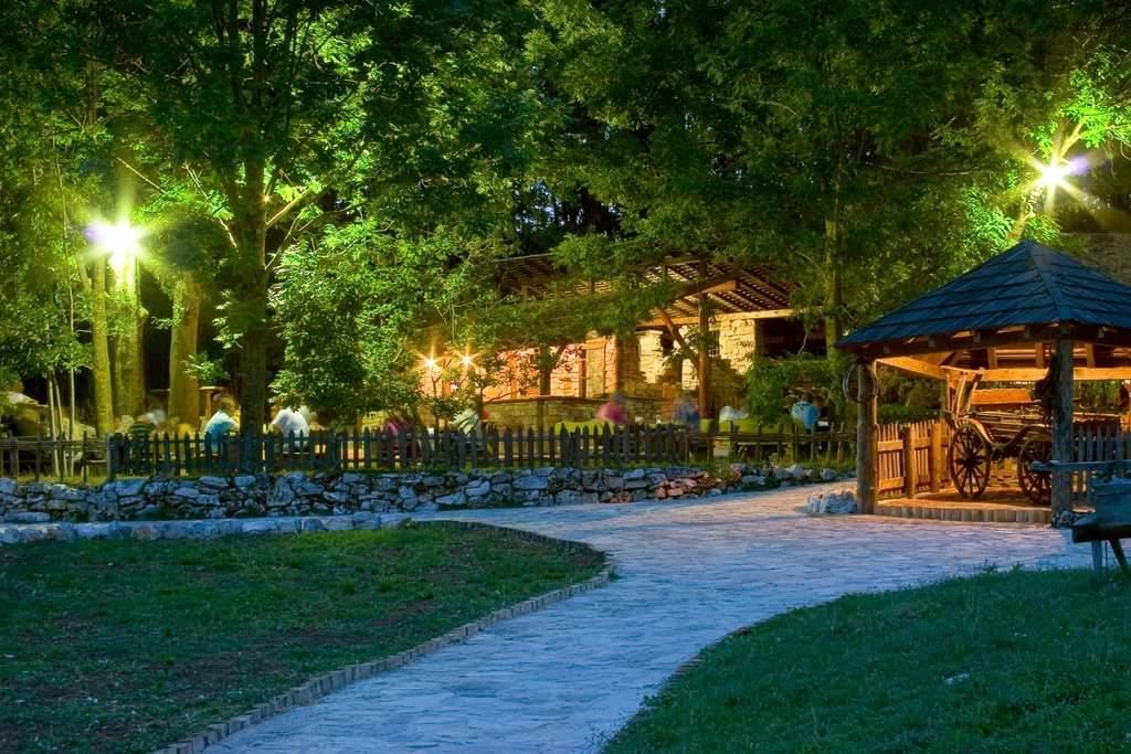 Farm Stay Cardaklije Kulen Vakuf Εξωτερικό φωτογραφία
