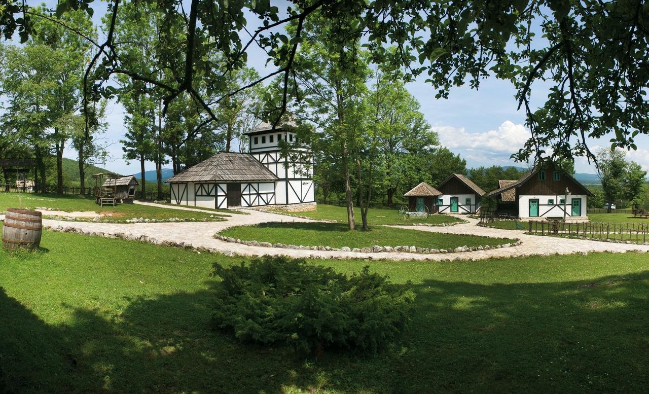 Farm Stay Cardaklije Kulen Vakuf Εξωτερικό φωτογραφία
