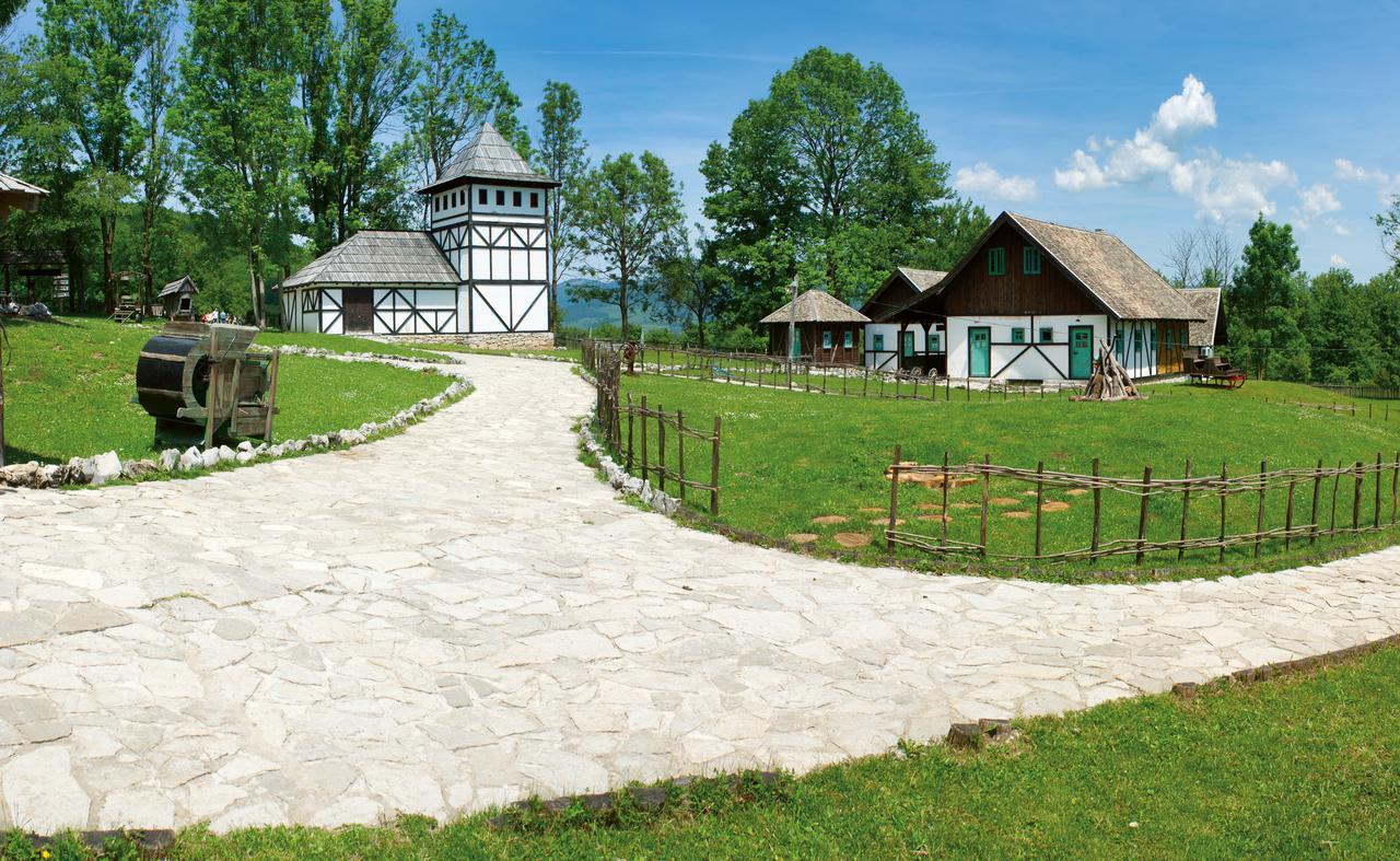 Farm Stay Cardaklije Kulen Vakuf Εξωτερικό φωτογραφία