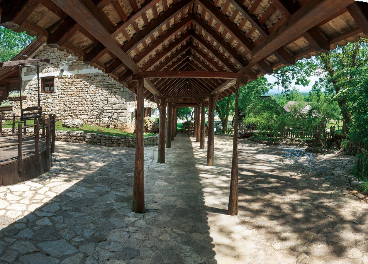 Farm Stay Cardaklije Kulen Vakuf Εξωτερικό φωτογραφία